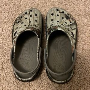 Crocs - size M4 W6 - Star Wars Millennium Falcon